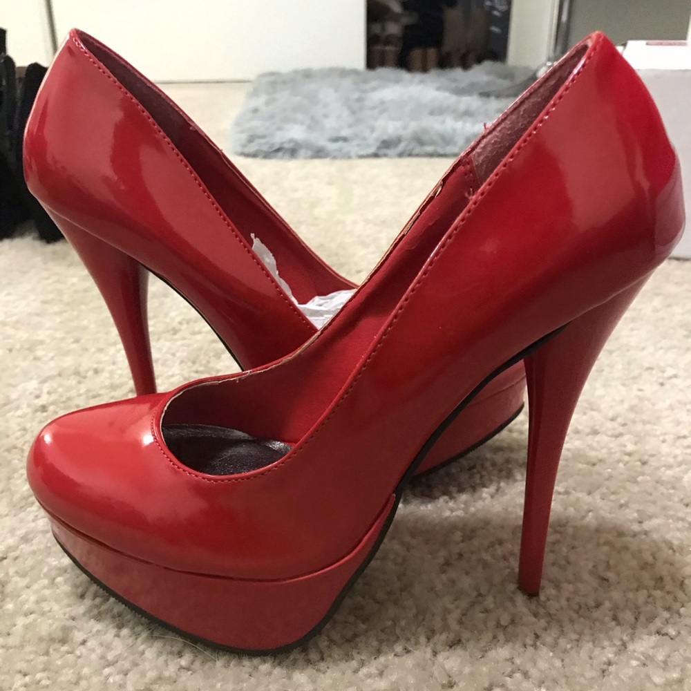 Red Pumps